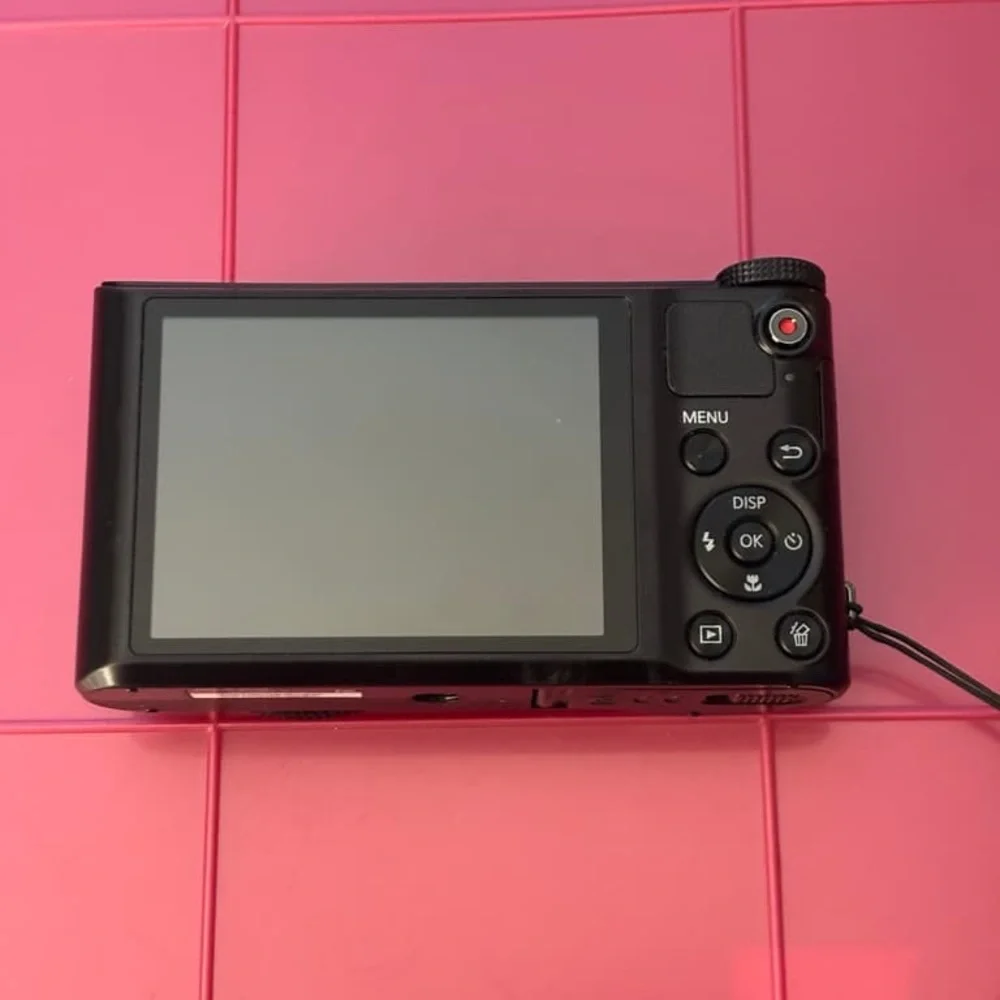 Samsung Black Digital Camera with Silver Lens